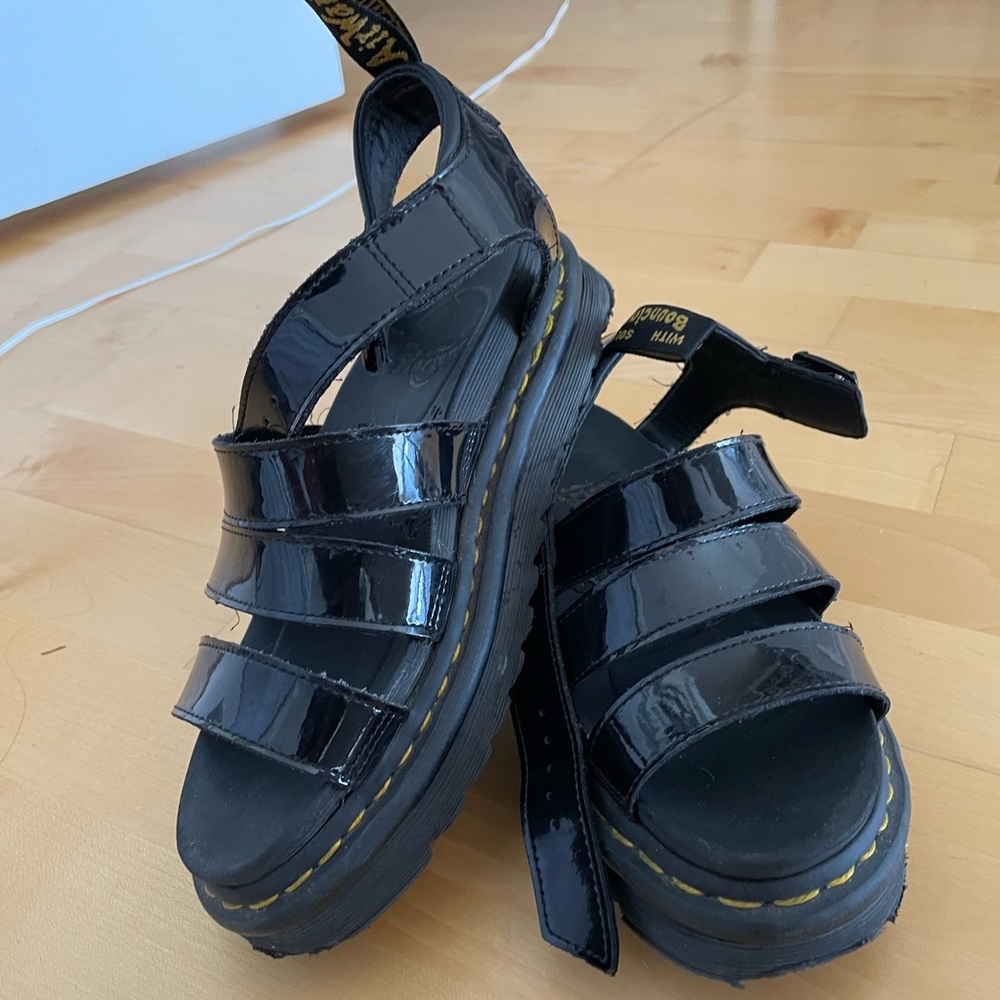 dr martens toe post sandals